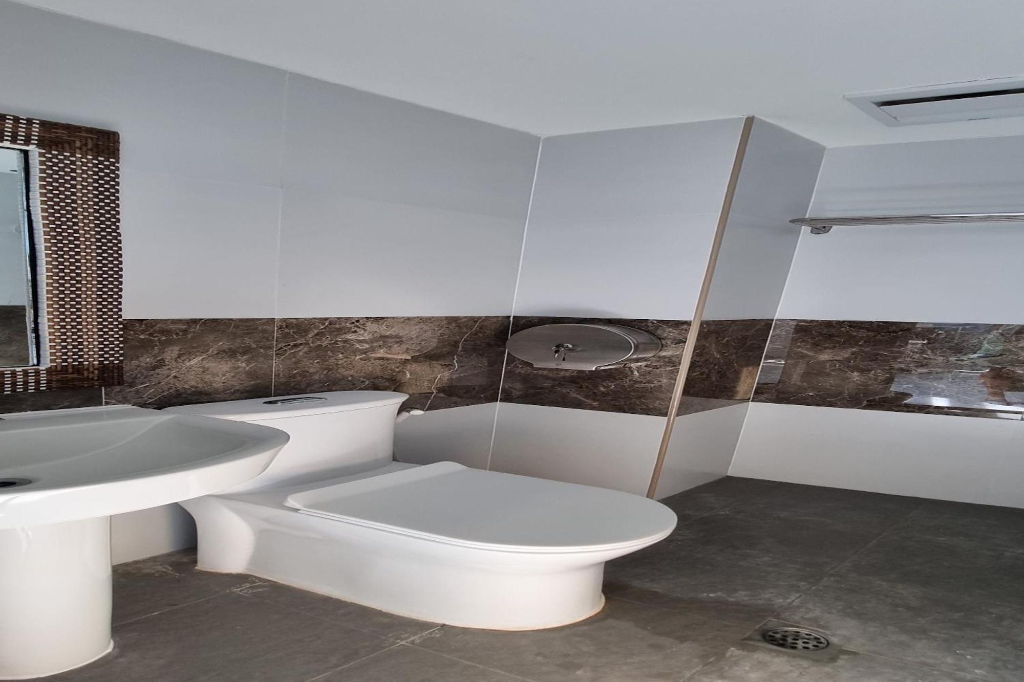 Attic Capsule Hotel Marigondon  Exterior foto