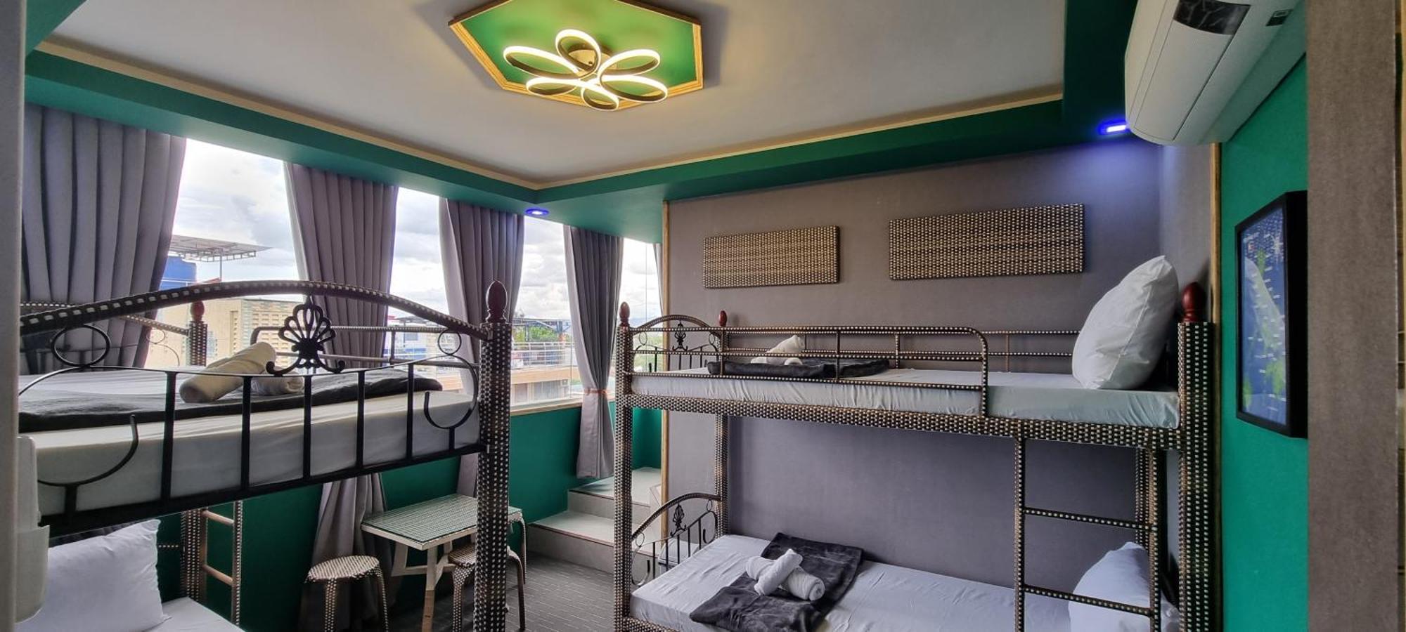 Attic Capsule Hotel Marigondon  Exterior foto